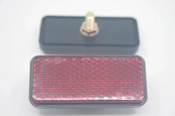 Reflectors – Fender screw type (5 mm screw), red